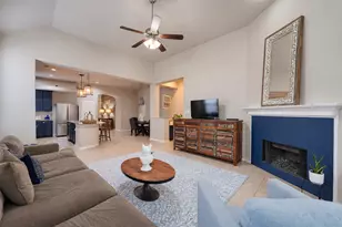 8219 Horsetail Ct, Conroe, TX 77385 - Photo 4
