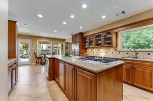 6735 Gentle Bend Dr, Houston, TX 77069 - Photo 18