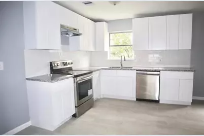 5122 Higgins Street, Houston, TX 77033 - Photo 2
