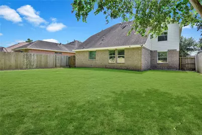 5601 Savannah Woods Lane, Rosharon, TX 77583 - Photo 16