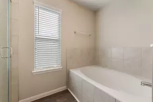 996 Crossing Dr, Bryan, TX 77803 - Photo 10
