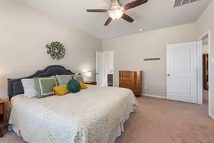 996 Crossing Dr, Bryan, TX 77803 - Photo 8