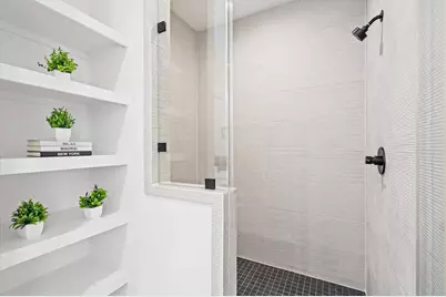 1307 Oak Tree Forest Court, Houston, TX 77018 - Photo 20