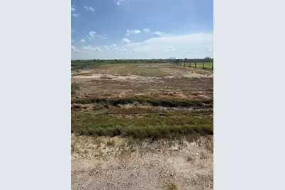 1380 Mabry Street, Gilchrist, TX 77617 - Photo 4
