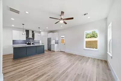 6511 Narcissus Street #B, Houston, TX 77087 - Photo 8