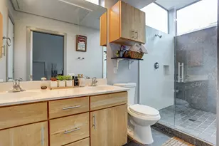 359 Sydnor St, Houston, TX 77020 - Photo 8