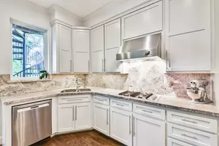 4736 Post Oak Timber Dr, Houston, TX 77056 - Photo 12
