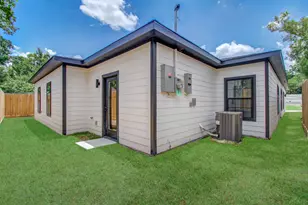 6047 Beekman Rd, Houston, TX 77021 - Photo 20