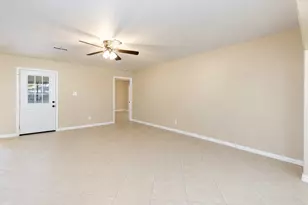 7507 Maple Ln, Baytown, TX 77521 - Photo 6
