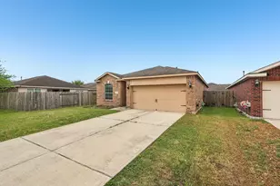 1819 Opal Peach Dr, Rosharon, TX 77583 - Photo 2