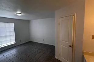 9090 S Braeswood Blvd, Houston, TX 77074 - Photo 22