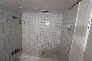 9090 S Braeswood Blvd, Houston, TX 77074 - Photo 12