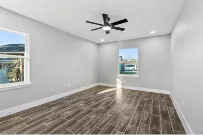 6174 Kenilwood Drive, Houston, TX 77033 - Photo 10