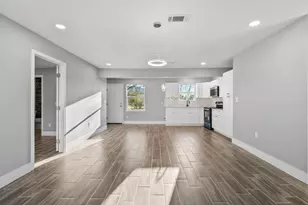 6174 Kenilwood Dr, Houston, TX 77033 - Photo 4