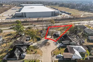 6174 Kenilwood Dr, Houston, TX 77033 - Photo 2