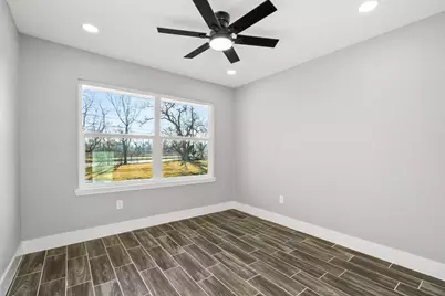6174 Kenilwood Drive, Houston, TX 77033 - Photo 12