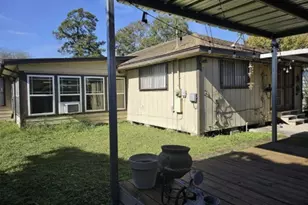3622 Moore St, Houston, TX 77009 - Photo 2