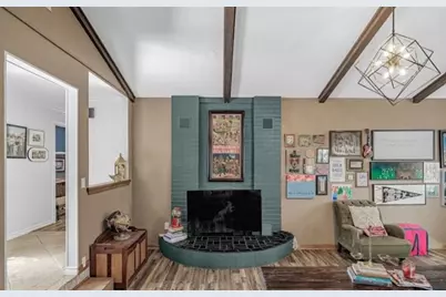 404 Glen Oaks, Cuero, TX 77954 - Photo 6