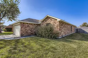 13560 Lake Breeze Ln, Willis, TX 77318 - Photo 2