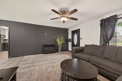 10914 La Crosse Street, Jacinto City, TX 77029 - Photo 4