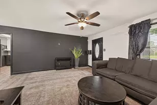 10914 La Crosse St, Jacinto City, TX 77029 - Photo 4