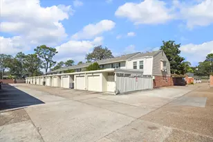 12732 Huntingwick Dr, Houston, TX 77024 - Photo 14