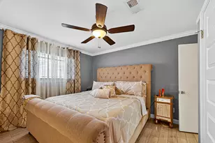 9402 Meadowcroft Dr, Houston, TX 77063 - Photo 30