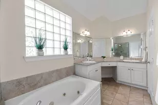 2427 Ralph St, Houston, TX 77006 - Photo 12