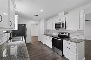 13918 Wickersham Ln, Houston, TX 77077 - Photo 10