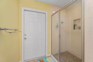 4014 Jackson Dr, Galveston, TX 77554 - Photo 10