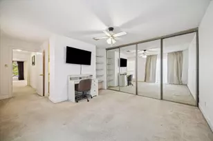 880 Tully Rd, Houston, TX 77079 - Photo 18