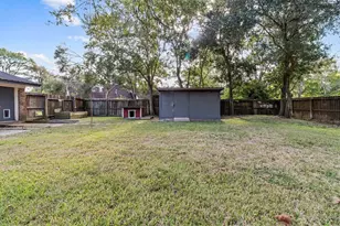 6930 S Oak Bend Dr, Alvin, TX 77511 - Photo 20