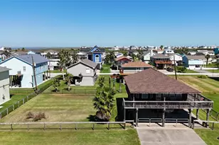 4015 Navarro Dr, Galveston, TX 77554 - Photo 14