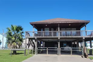 4015 Navarro Dr, Galveston, TX 77554 - Photo 2