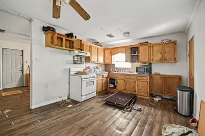 1724 N Avenue S, Freeport, TX 77541 - Photo 12