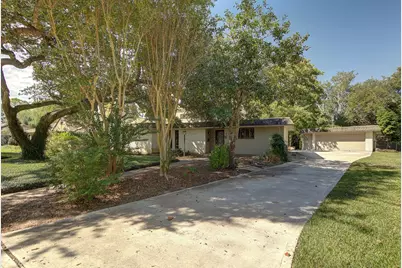 118 Lily Street, Lake Jackson, TX 77566 - Photo 2