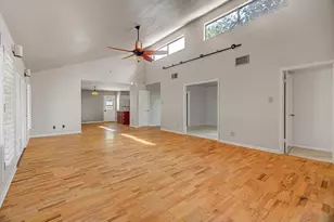 118 Lily St, Lake Jackson, TX 77566 - Photo 6