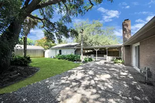 8119 Concho St St, Houston, TX 77036 - Photo 28