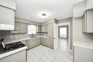 8119 Concho St St, Houston, TX 77036 - Photo 8