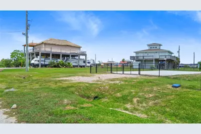 900 Salt Cedar Lane, Port Bolivar, TX 77650 - Photo 2