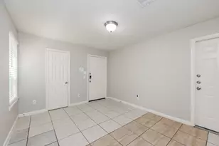 4951 S Cancun Dr, Houston, TX 77045 - Photo 8