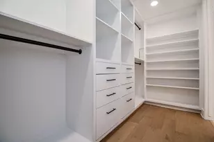 7528 Chevy Chase Dr, Houston, TX 77063 - Photo 24