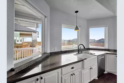 943 Sand Dune Drive, Crystal Beach, TX 77650 - Photo 22