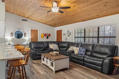 322 Parkside Drive, Zavalla, TX 75980 - Photo 10