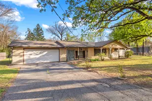 322 Parkside Dr, Zavalla, TX 75980 - Photo 6