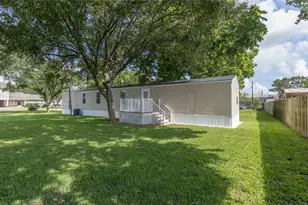 518 Elena Ln, Highlands, TX 77562 - Photo 16