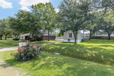 518 Elena Lane, Highlands, TX 77562 - Photo 20