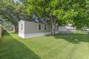 518 Elena Ln, Highlands, TX 77562 - Photo 4