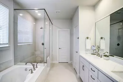 2804 Grand Fountains Drive #C, Houston, TX 77054 - Photo 4