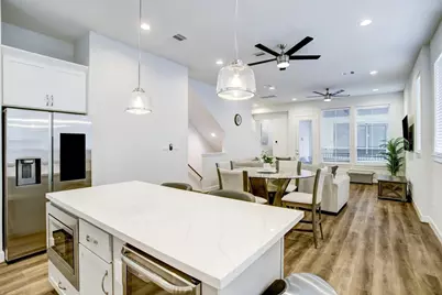 2804 Grand Fountains Drive #C, Houston, TX 77054 - Photo 10